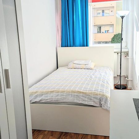 Ursus Rooms-Self Check-In Warszawa Eksteriør billede